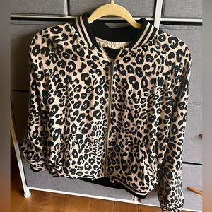 COPY - Women’s light zip-up jacket